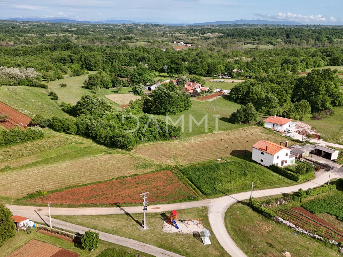 ISTRIEN, ŽMINJ – Baugrundstück mit freier Aussicht 589 m2